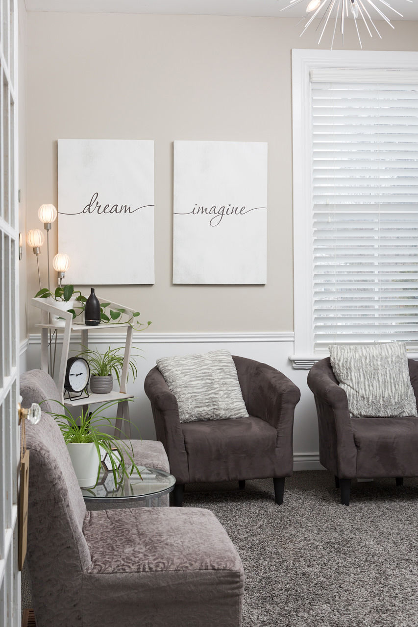 The calm, welcoming waiting room at Balanced Life Therapy in Barrie