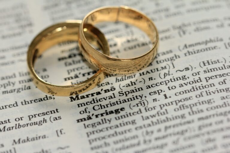 Mediation vs Couples Therapy: Which Is Right?