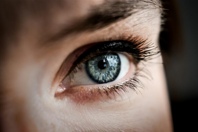 How to Read EMDR Therapist Reviews Wisely